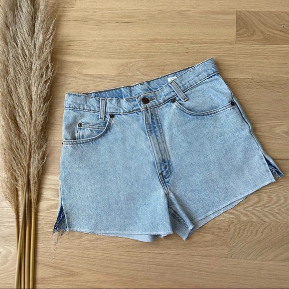 Vintage Levi's 550 Orange Tab Cut Off Shorts - Picture 2 of 10